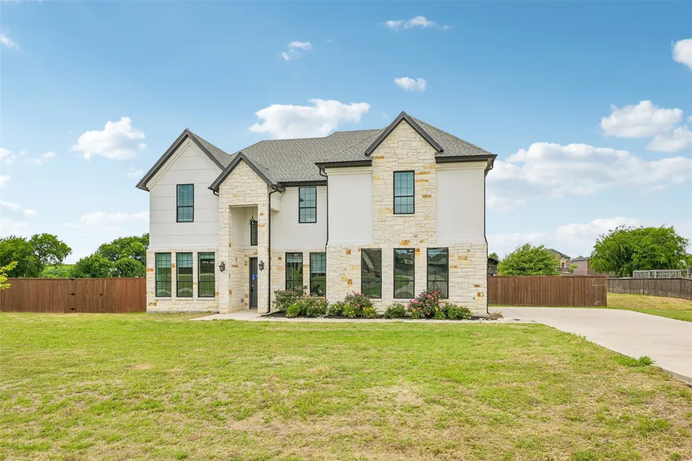 681 Davenport Drive Waxahachie, TX 75167