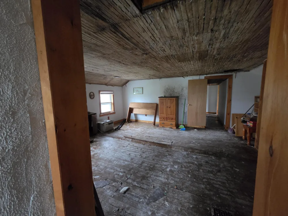 19120 Welch Milan, MI 48160