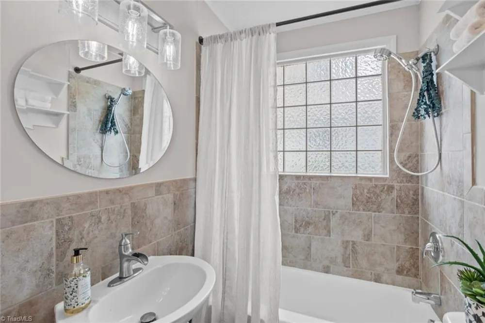 821 Watson Avenue Winston-Salem, NC 27103