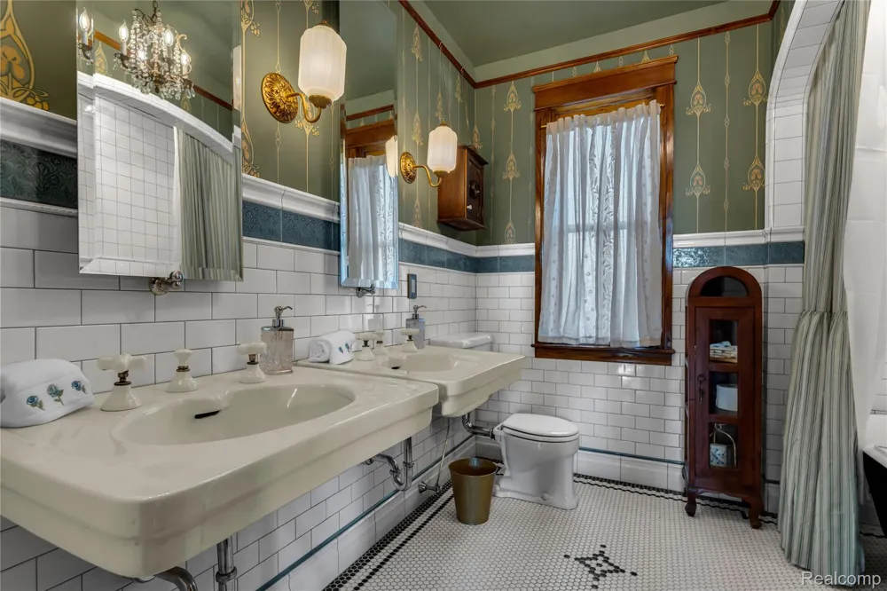 2313 17th Street Detroit City, MI 48216