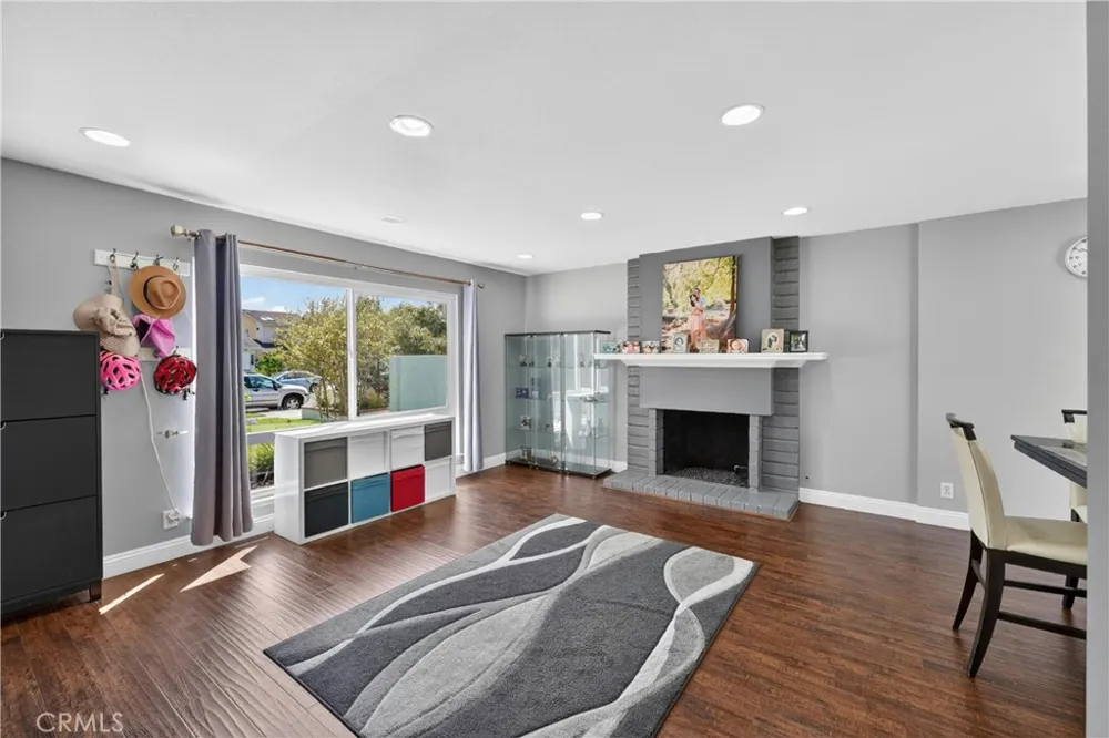 3631 Claremont Irvine, CA 92614