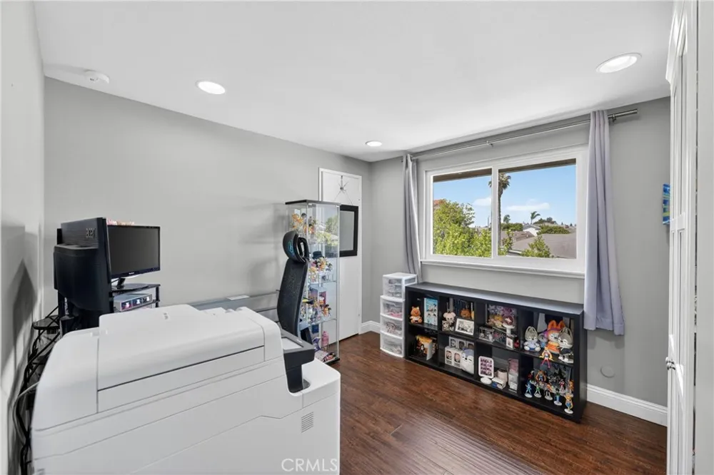 3631 Claremont Irvine, CA 92614