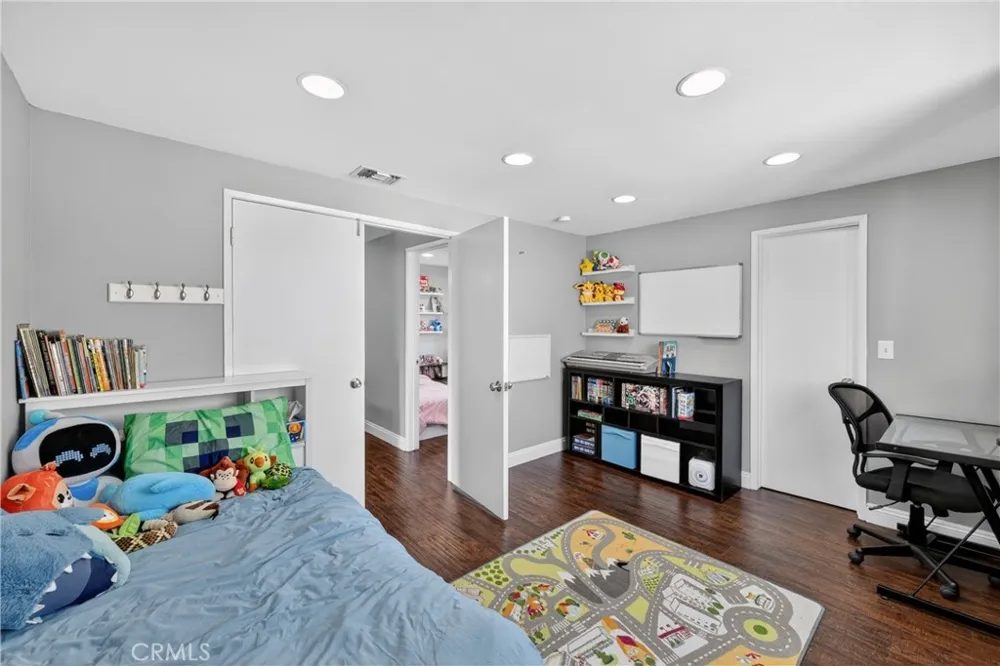 3631 Claremont Irvine, CA 92614