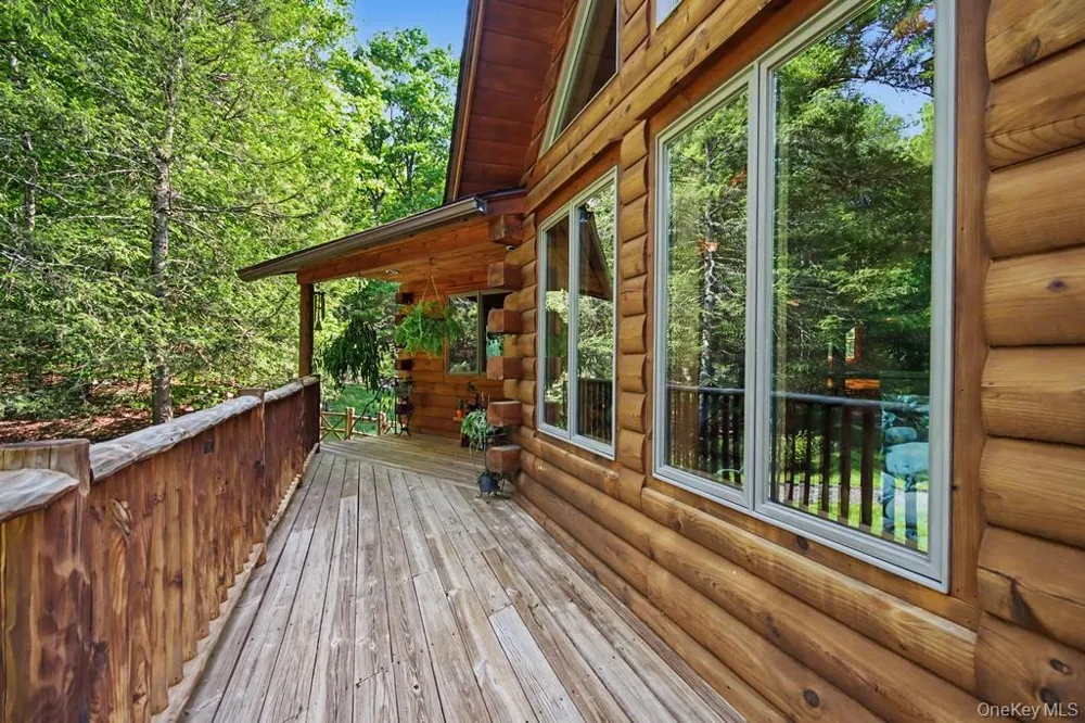 33 Cimarron Road Putnam Valley, NY 10579
