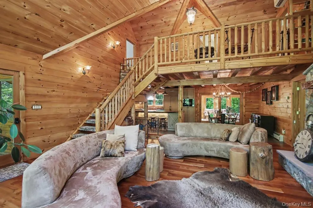 33 Cimarron Road Putnam Valley, NY 10579