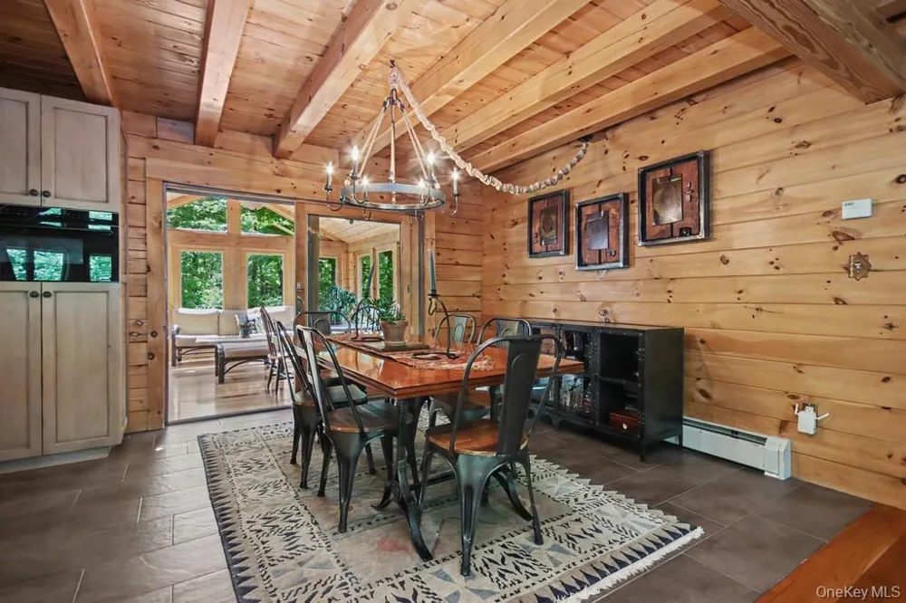33 Cimarron Road Putnam Valley, NY 10579