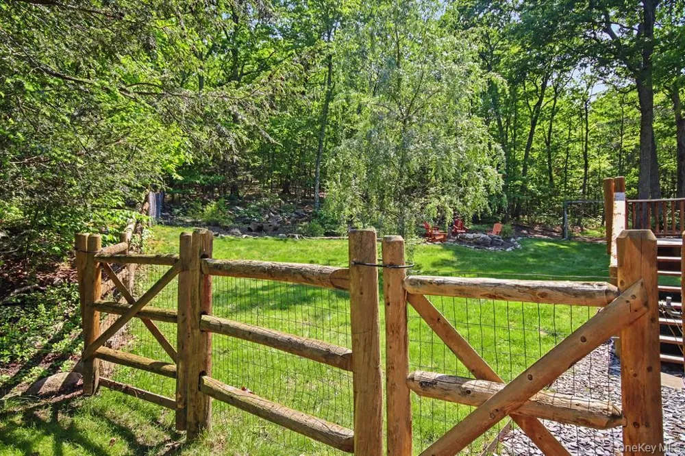33 Cimarron Road Putnam Valley, NY 10579