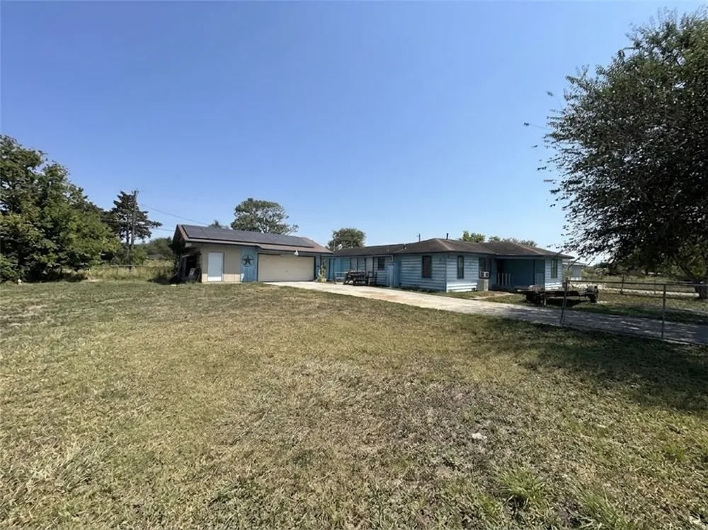 801 Ruben Chavez Robstown, TX 78380