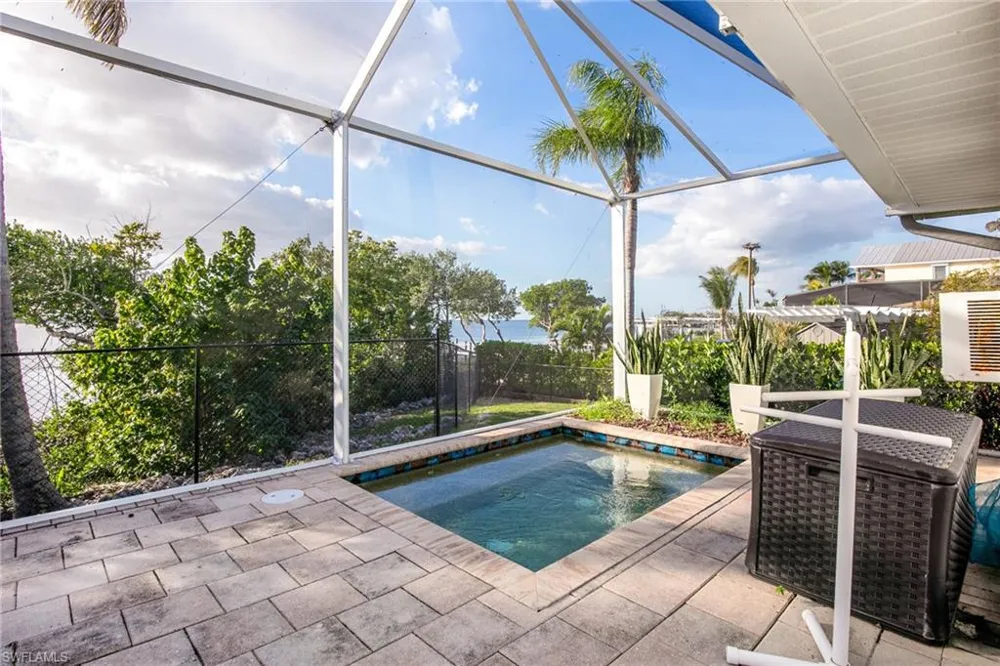 12201 Shoreview Drive Matlacha, FL 33993