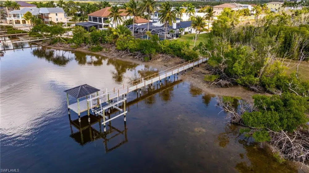 12201 Shoreview Drive Matlacha, FL 33993