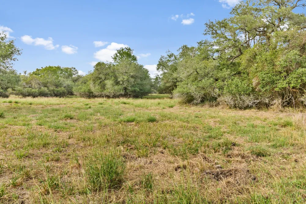 6 Fm 530 Edna, TX 77957