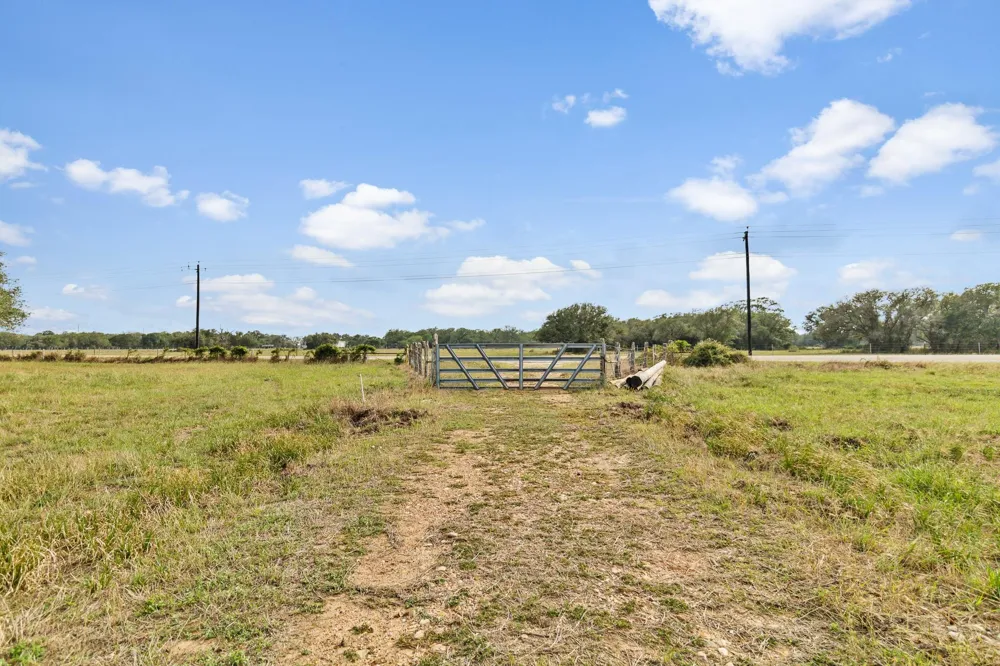 6 Fm 530 Edna, TX 77957