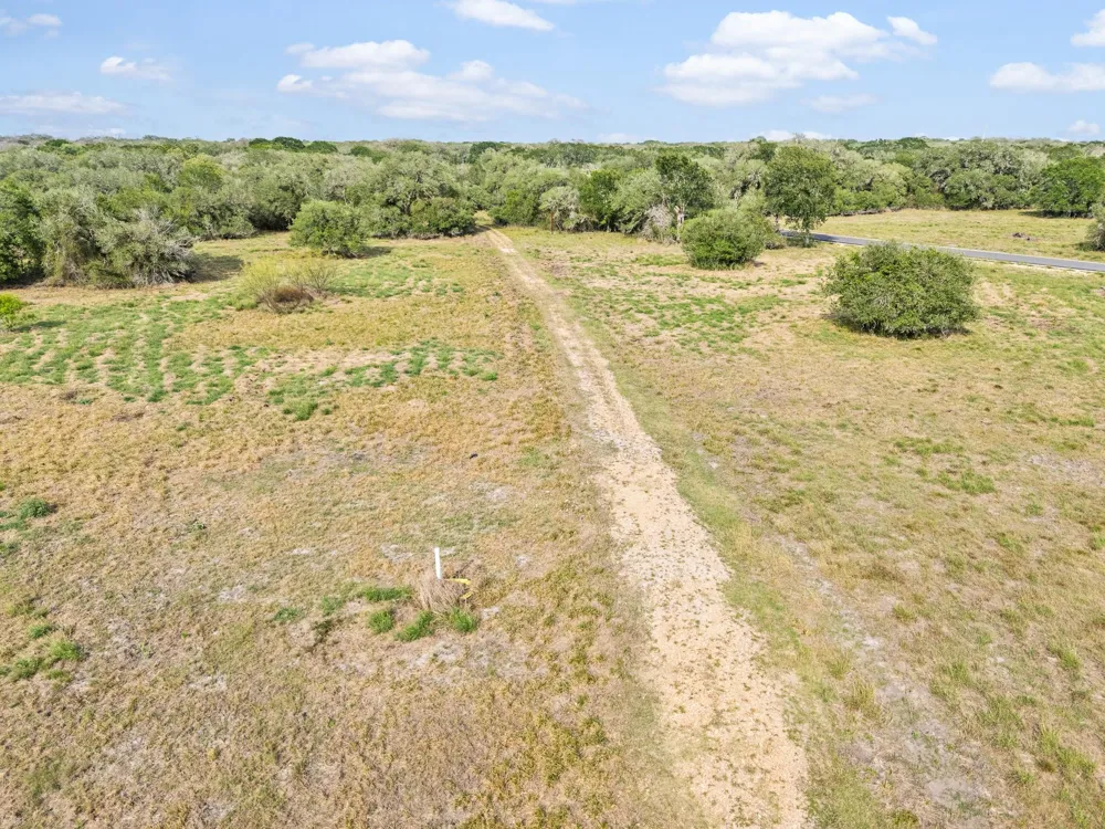 6 Fm 530 Edna, TX 77957