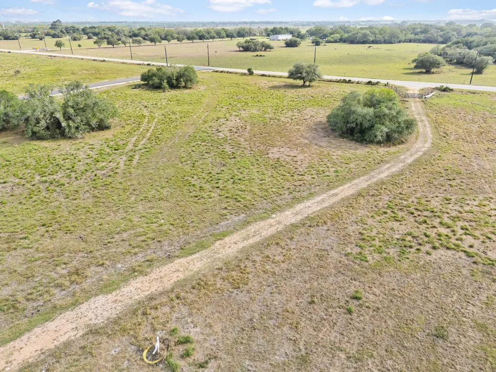 6 Fm 530 Edna, TX 77957