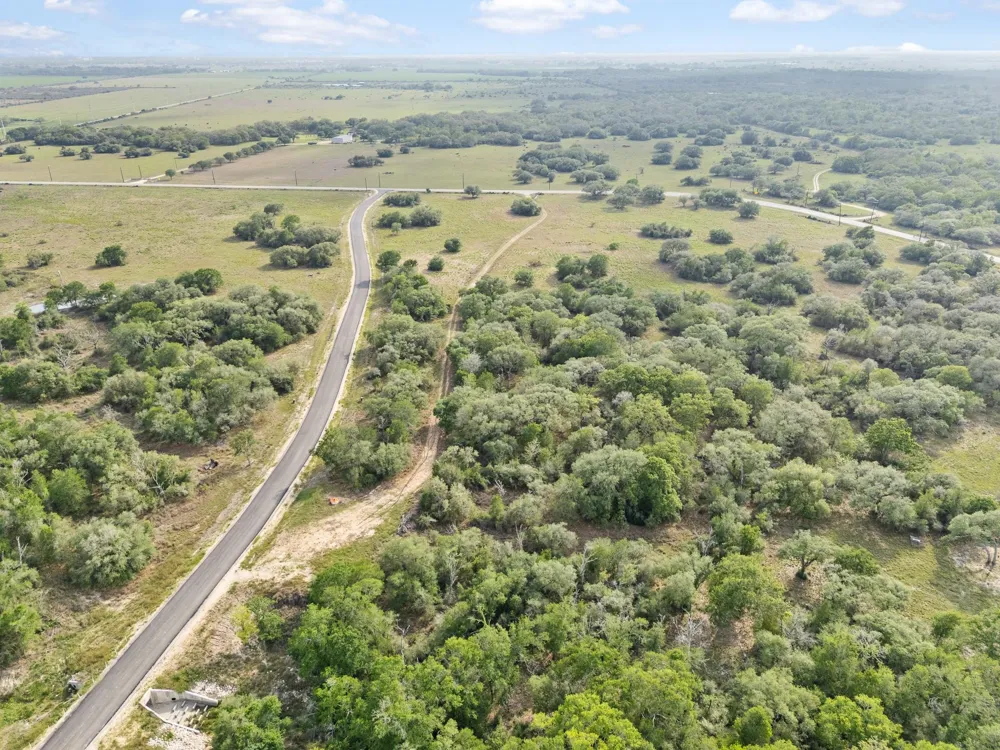 6 Fm 530 Edna, TX 77957