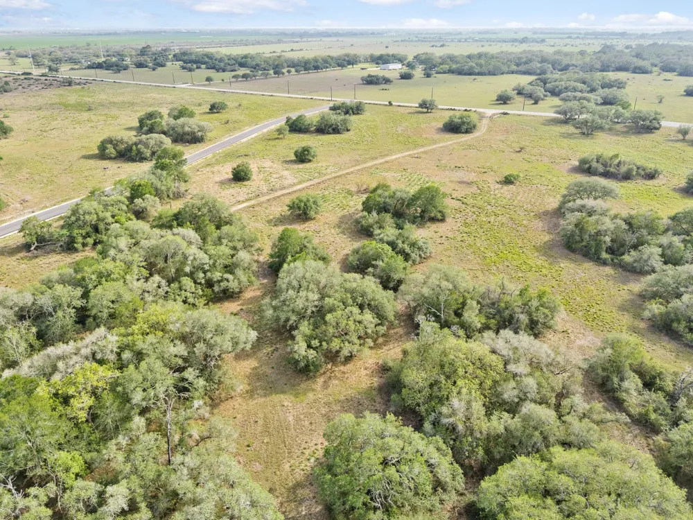 6 Fm 530 Edna, TX 77957