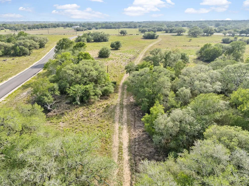 6 Fm 530 Edna, TX 77957
