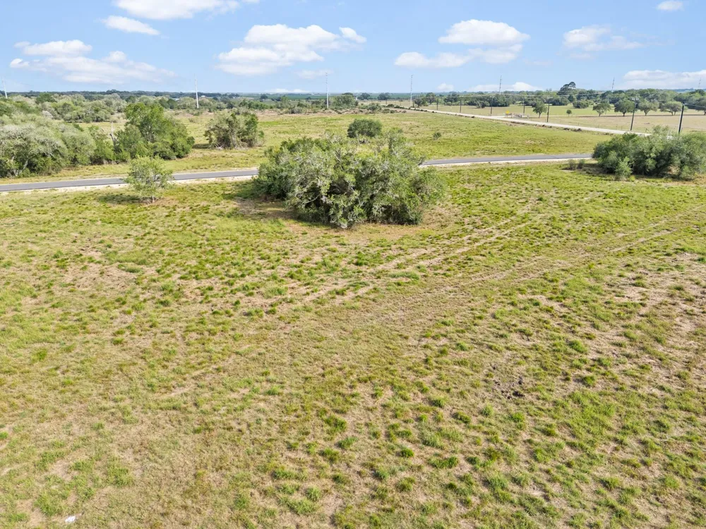 6 Fm 530 Edna, TX 77957