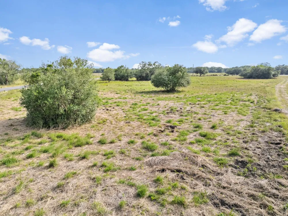 6 Fm 530 Edna, TX 77957