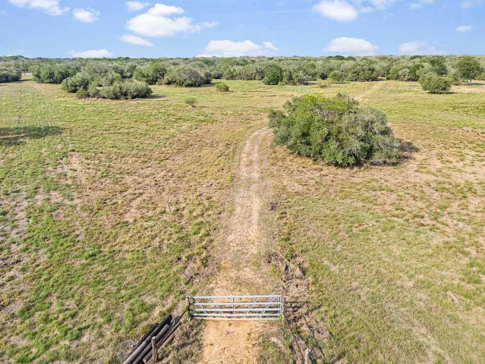 6 Fm 530 Edna, TX 77957