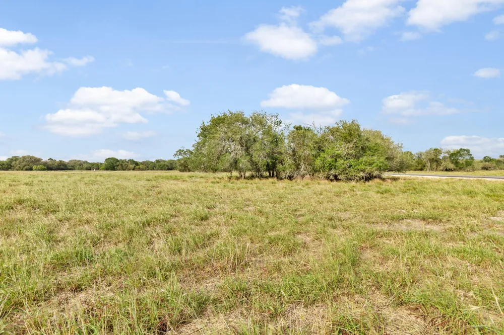 6 Fm 530 Edna, TX 77957