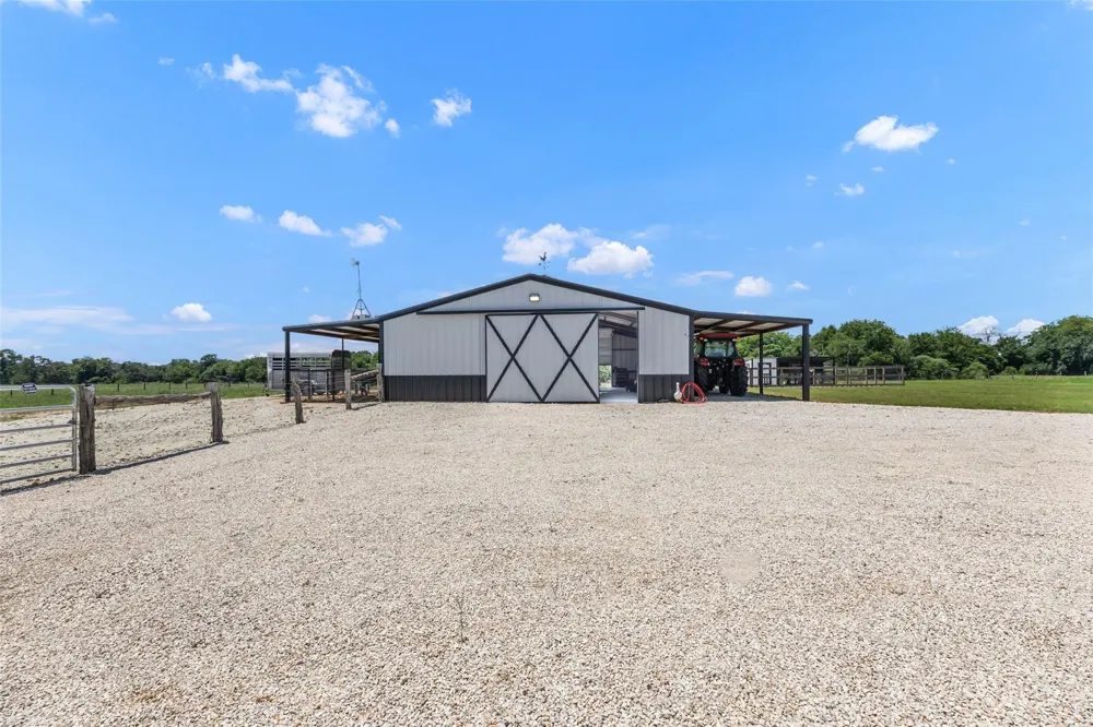 9163 Fm 46 Franklin, TX 77856