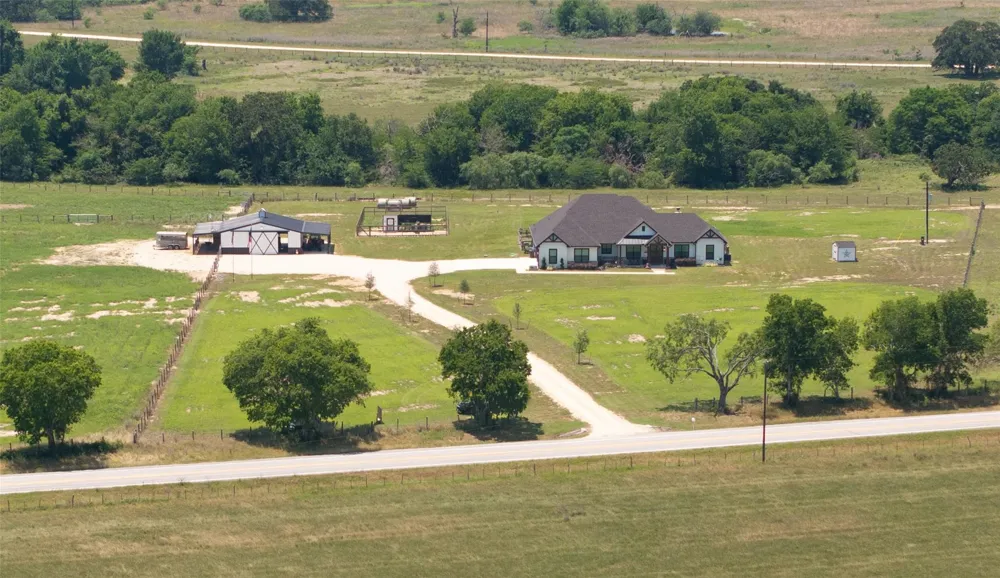 9163 Fm 46 Franklin, TX 77856