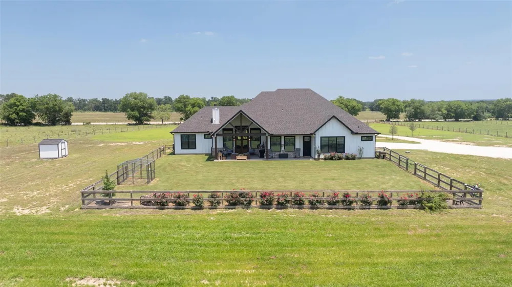 9163 Fm 46 Franklin, TX 77856