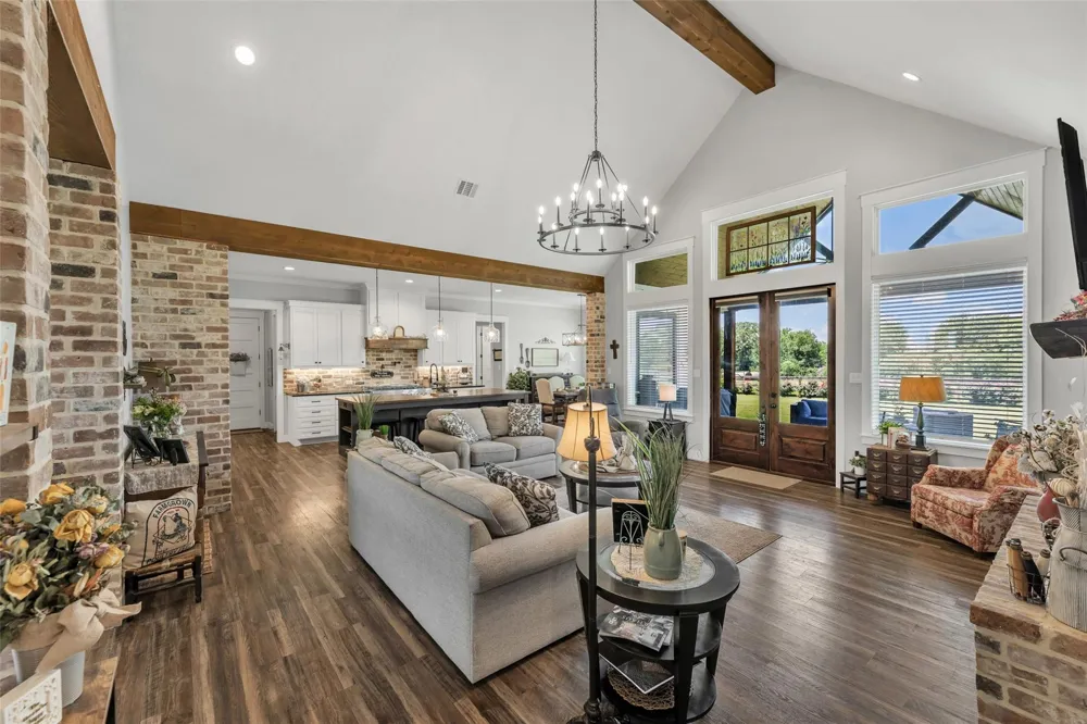 9163 Fm 46 Franklin, TX 77856