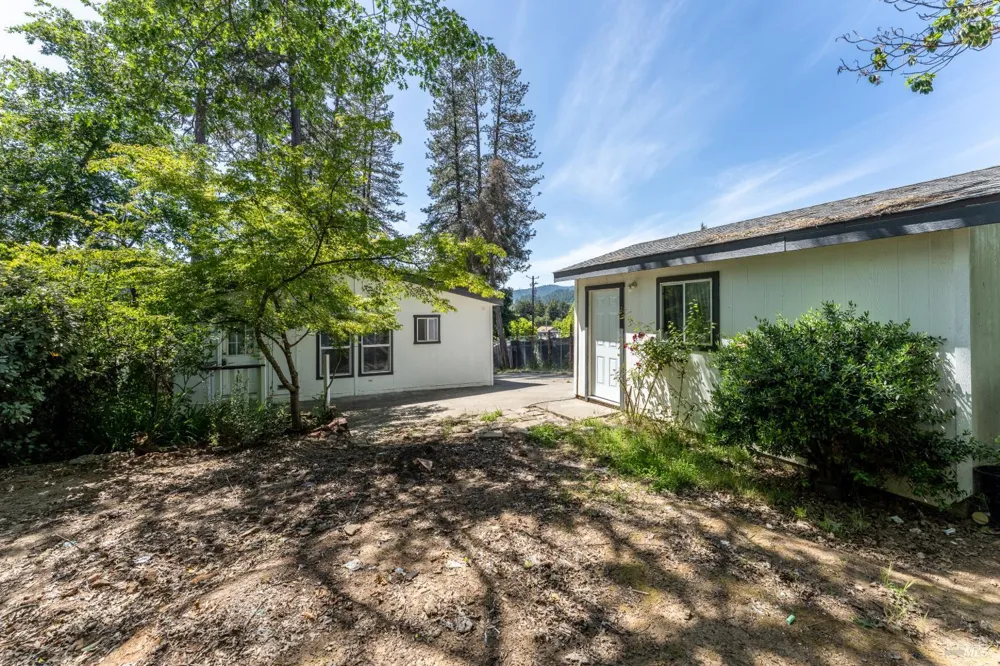1221 Magnolia Street Willits, CA 95490