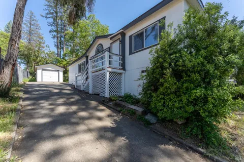 1221 Magnolia Street