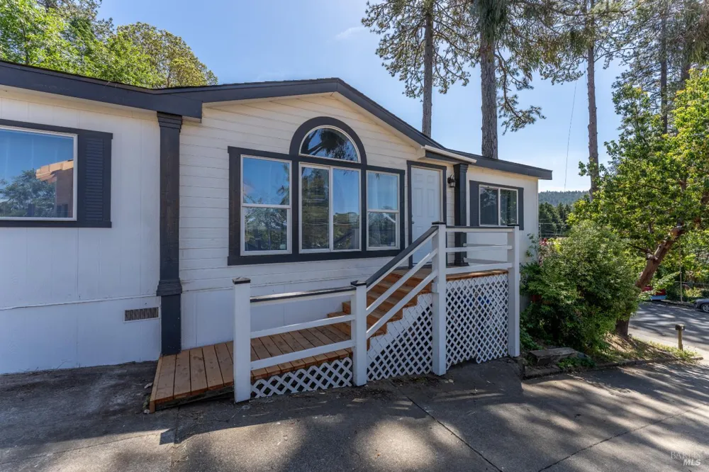 1221 Magnolia Street Willits, CA 95490