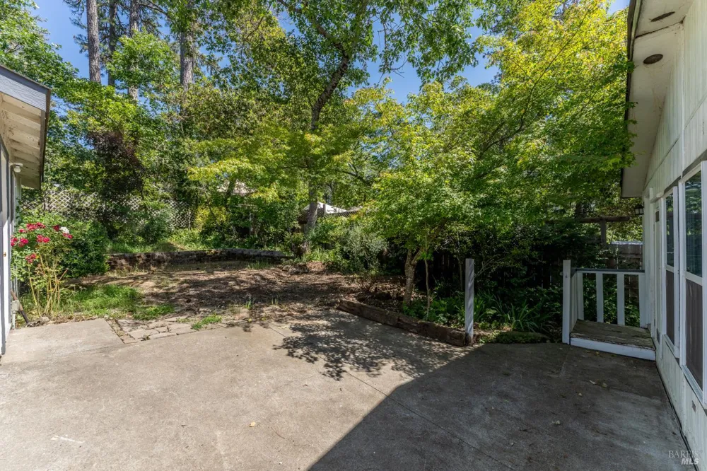 1221 Magnolia Street Willits, CA 95490