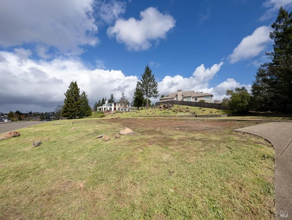 3698 Rocky Knoll Way Santa Rosa, CA 95404