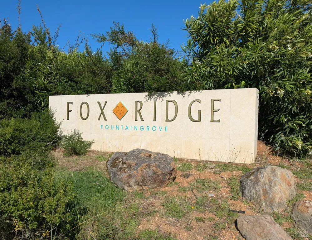 3698 Rocky Knoll Way Santa Rosa, CA 95404