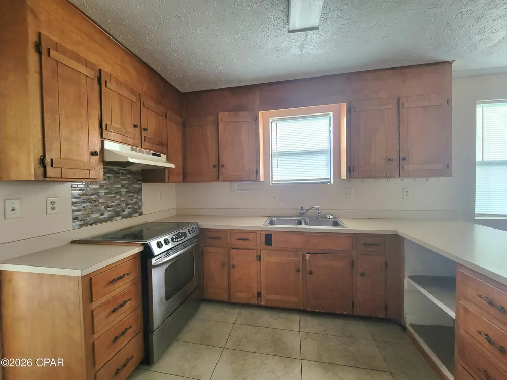 5184 13th Avenue Malone, FL 32445