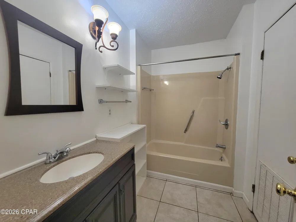 5184 13th Avenue Malone, FL 32445