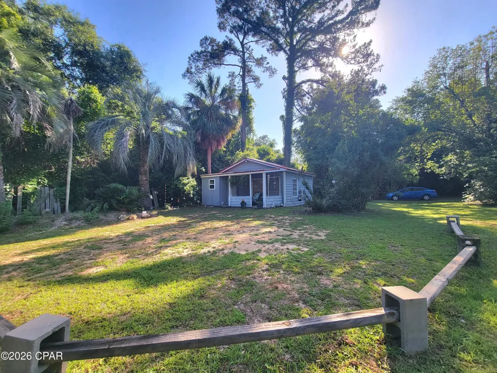 5184 13th Avenue Malone, FL 32445