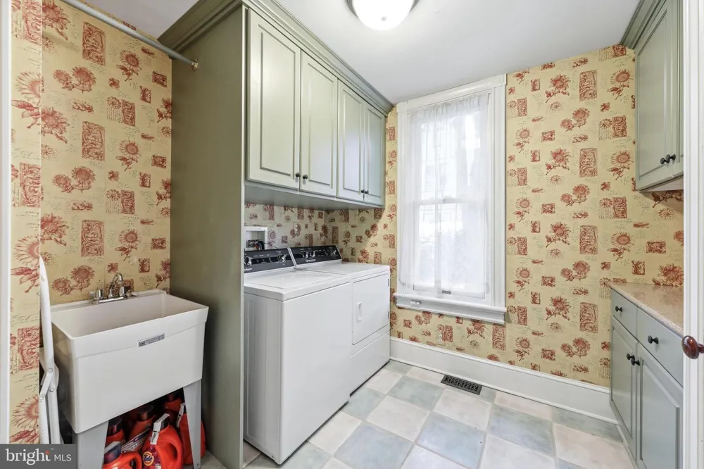 406 WASHINGTON AVENUE Haddonfield, NJ 08033