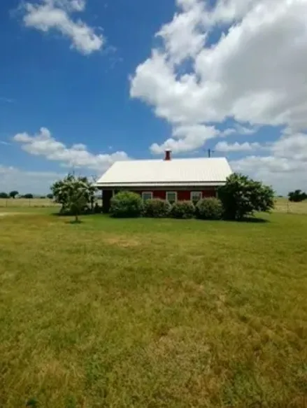 2670 Canaan Church Road Crawford, TX 76638