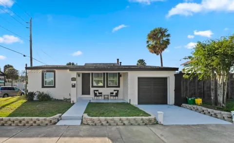 301 Hollywood Ave