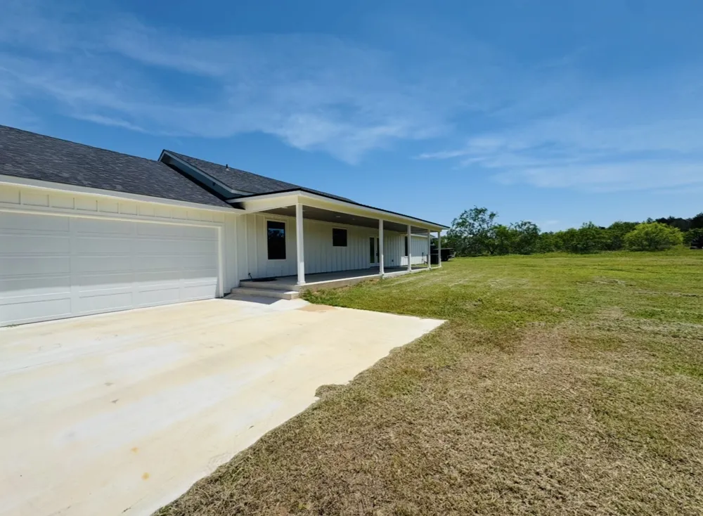 1300 Private Road 7037 Lexington, TX 78947