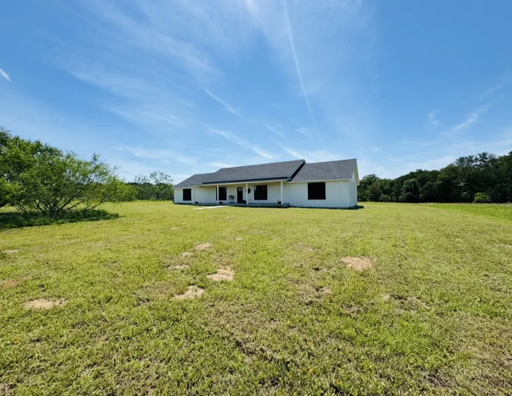 1300 Private Road 7037 Lexington, TX 78947