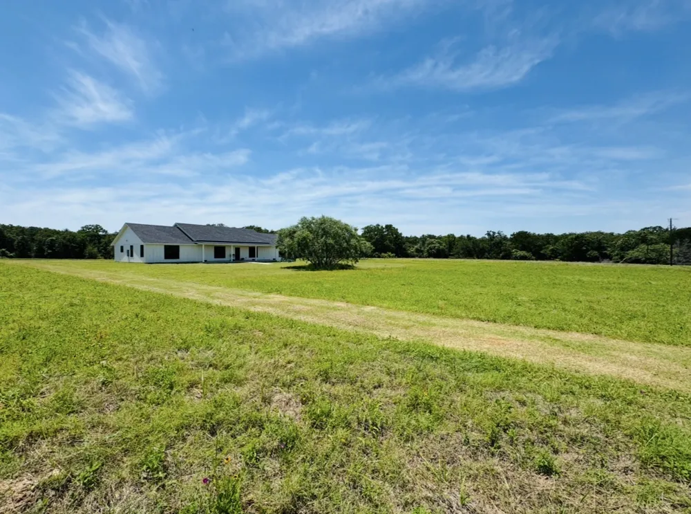 1300 Private Road 7037 Lexington, TX 78947