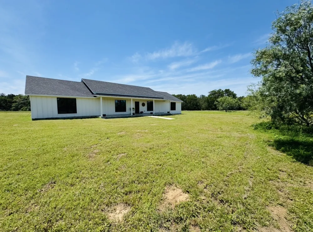 1300 Private Road 7037 Lexington, TX 78947