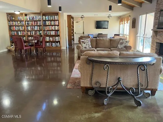 254 Sequoia Court #37 Thousand Oaks, CA 91360
