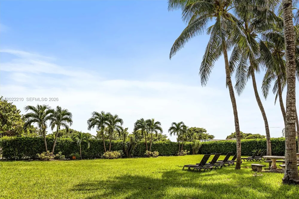 9195 NE Collins Ave #1104 Surfside, FL 33154