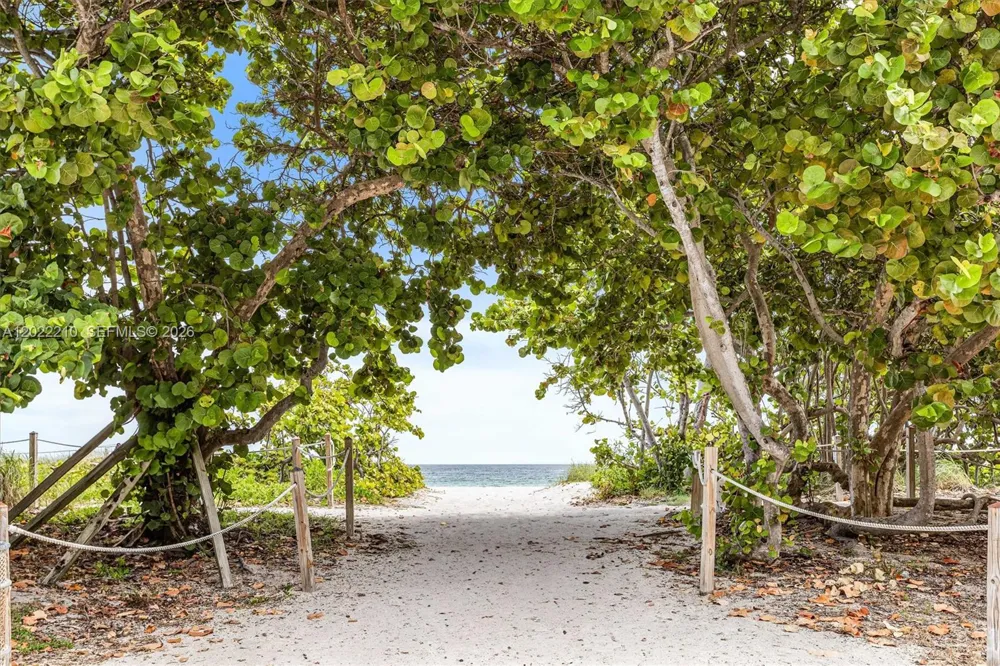 9195 NE Collins Ave #1104 Surfside, FL 33154