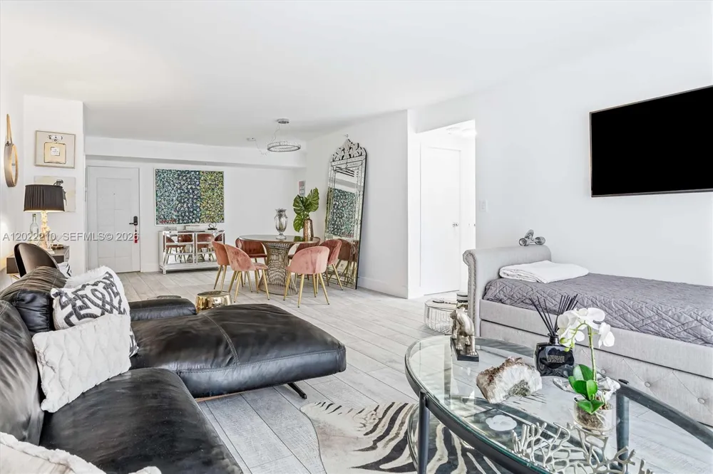 9195 NE Collins Ave #1104 Surfside, FL 33154