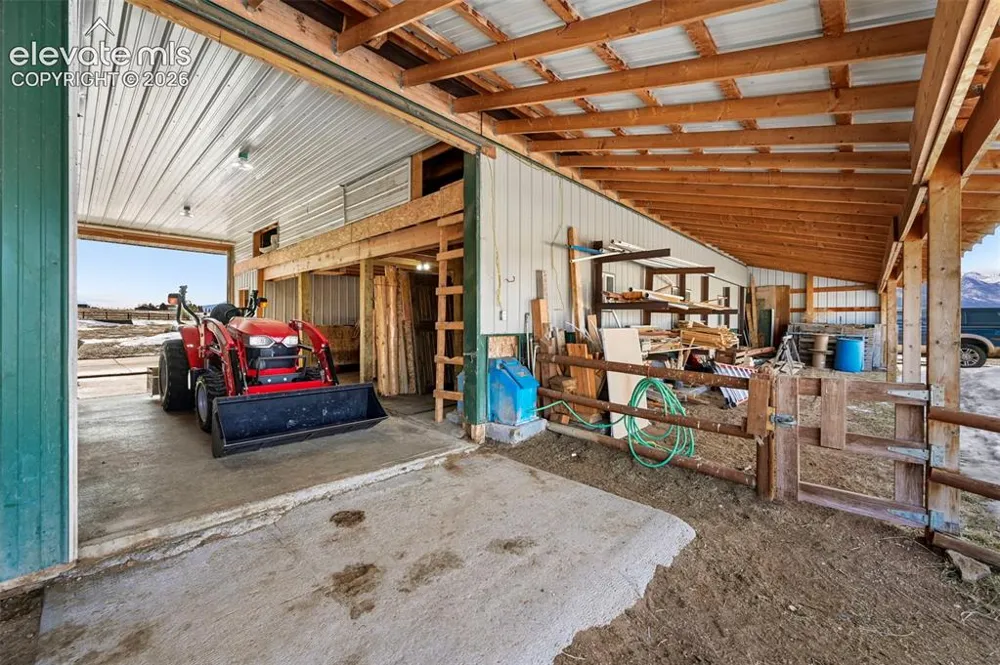 29 Howe Road Westcliffe, CO 81252